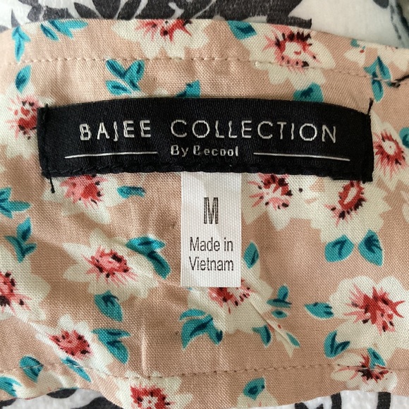 BAJEE COLLECTION | Women’s Scoop Neck Floral Sleeveless Blouse - Picture 8 of 9